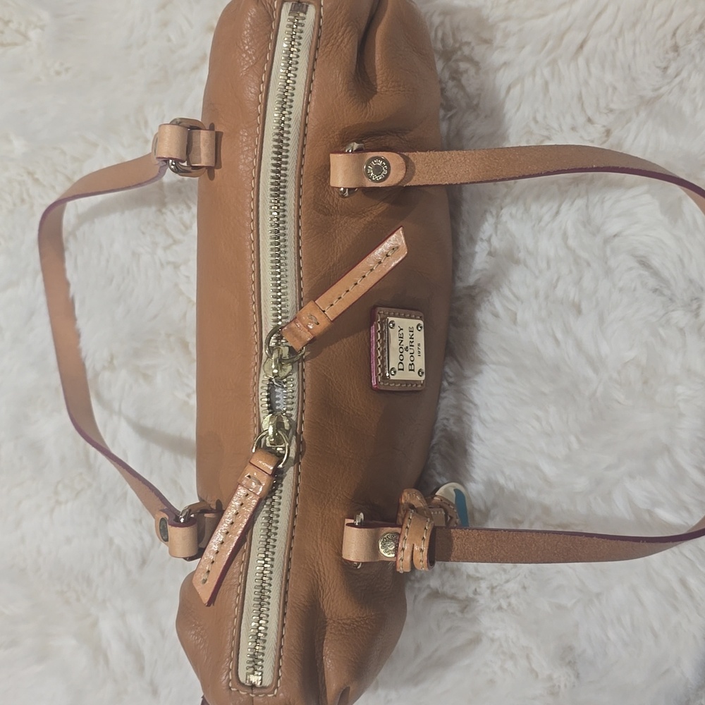 Emma Shoulder Bag - Picture 10 of 12